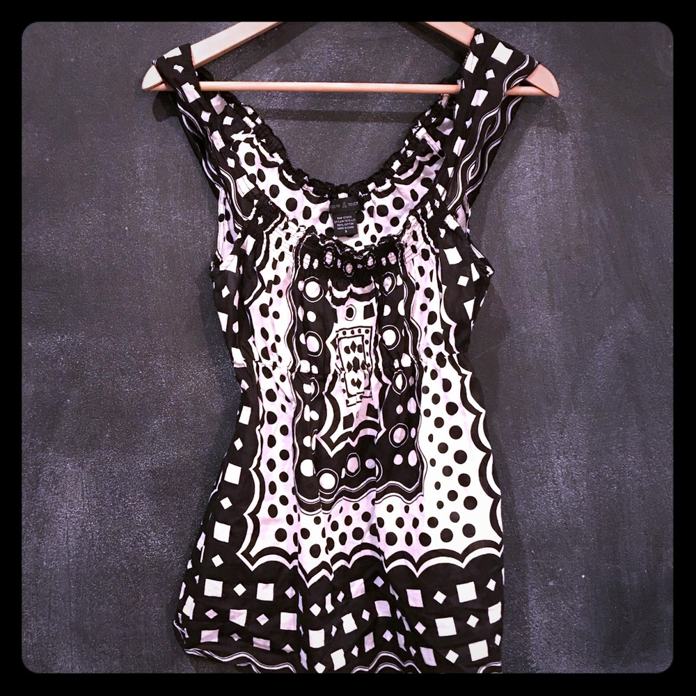 Sam & Max Vintage Ruffle Top (S) NWOT
